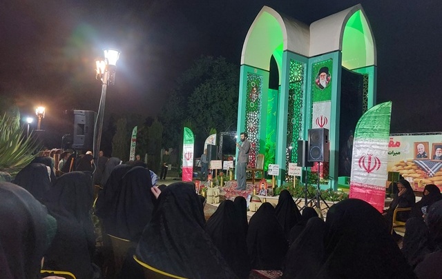 یادواره شهدای دفاع مقدس و شهدای مقاومت در جوار شهدای گمنام آرمیده در مرکز آموزش عالی امام خمینی(ره) برگزار شد