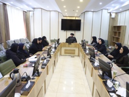 گفت‌وگوی صمیمانه در سایه میلاد کوثر؛ دیدار حجت‌الاسلام حسینی‌نژاد با بانوان مرکز